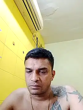 Snapshot of crazyfreaking chatting on 02/08/25, 10:39 crazyfreaking online show from 02/08/25, 10:39