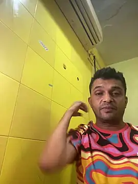 Snapshot of crazyfreaking chatting on 02/11/25, 10:26 crazyfreaking online show from 02/11/25, 10:26