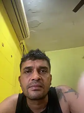 Snapshot of crazyfreaking chatting on 02/12/25, 11:51 crazyfreaking online show from 02/12/25, 11:51