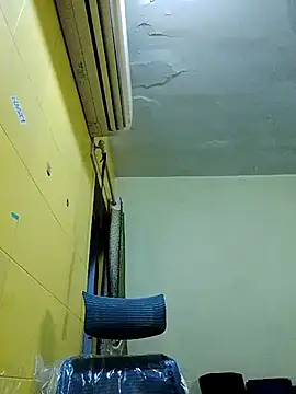 Snapshot of crazyfreaking chatting on 03/04/25, 05:24 crazyfreaking online show from 03/04/25, 05:24