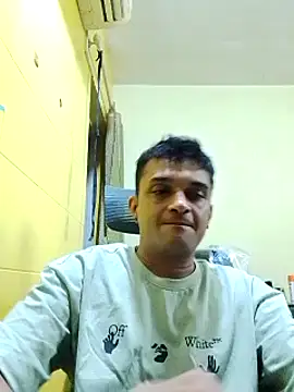 Snapshot of crazyfreaking chatting on 03/05/25, 08:53 crazyfreaking online show from 03/05/25, 08:53