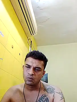 Snapshot of crazyfreaking chatting on 03/09/25, 08:18 crazyfreaking online show from 03/09/25, 08:18