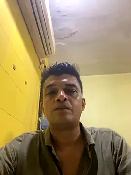 Snapshot of crazyfreaking chatting on 10/17/25, 07:38 crazyfreaking online show from 10/17/25, 07:38