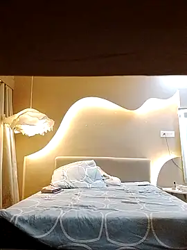 Snapshot of crazyfreaking chatting on 10/21/25, 11:55 crazyfreaking online show from 10/21/25, 11:55