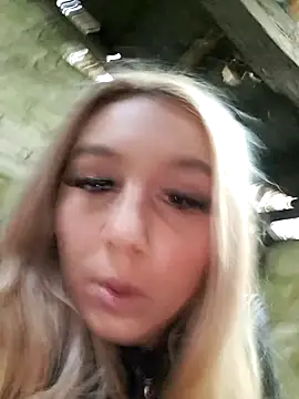 hotamanda01 online show from 11/14/25, 01:43