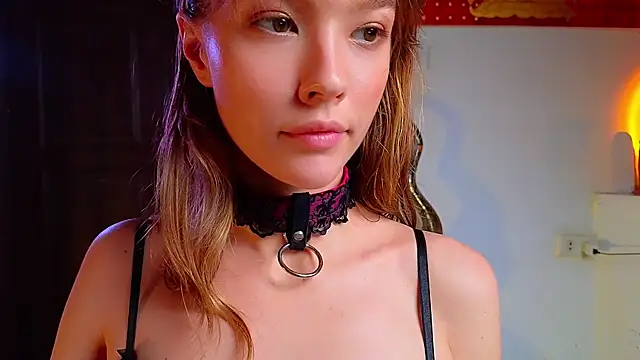 Snapshot of DemiDee chatting on 12/05/24, 12:00 DemiDee online show from 12/05/24, 12:00
