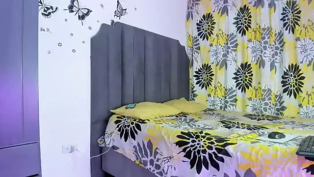 Snapshot of moree_Queen chatting on 11/12/25, 07:46 moree Queen online show from 11/12/25, 07:46