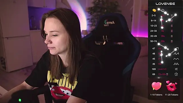 Snapshot of alexa_feels_ chatting on 11/09/25, 04:05 alexa feels online show from 11/09/25, 04:05