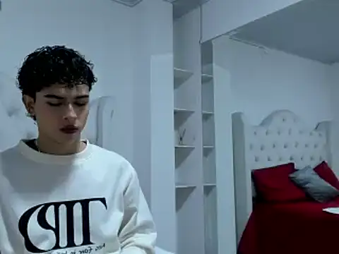 Aiiden 15 online show from 02/17/25, 03:09