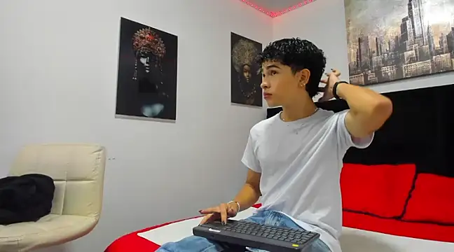 Aiiden 15 online show from 02/19/25, 03:05