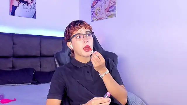 Aiiden 15 online show from 10/08/25, 12:03