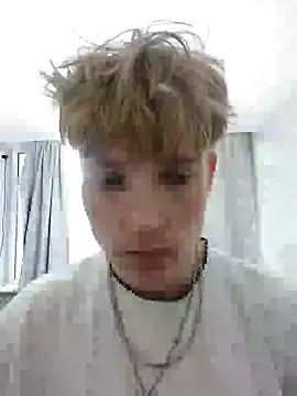 Snapshot of And25bn chatting on 10/09/25, 01:09 And25bn online show from 10/09/25, 01:09