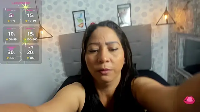 Snapshot of Michelle__taylor chatting on 02/09/25, 10:54 Michelle taylor online show from 02/09/25, 10:54