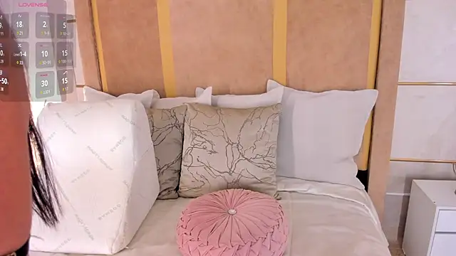 GraceDupont1 online show from 11/17/25, 11:10