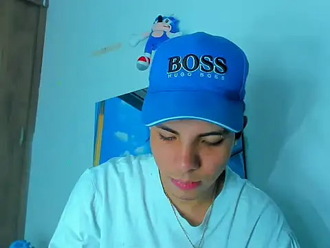 Snapshot of Alessandro_1610 chatting on 02/28/25, 04:43 Alessandro 1610 online show from 02/28/25, 04:43