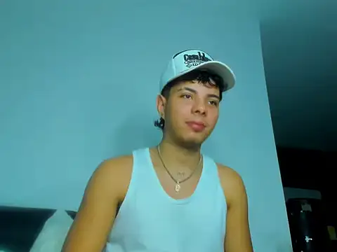 Snapshot of Alessandro_1610 chatting on 09/15/25, 02:44 Alessandro 1610 online show from 09/15/25, 02:44