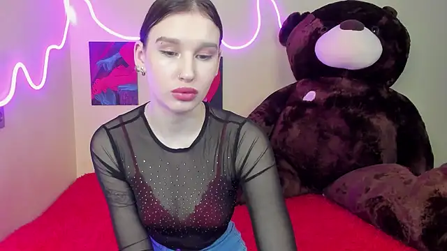 Snapshot of EvelinaLuu chatting on 02/12/25, 02:56 EvelinaLuu online show from 02/12/25, 02:56