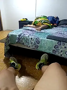 Snapshot of mikeblaree chatting on 10/18/25, 02:47 mikeblaree online show from 10/18/25, 02:47