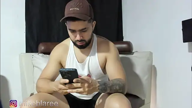 Snapshot of mikeblaree chatting on 11/09/25, 05:44 mikeblaree online show from 11/09/25, 05:44