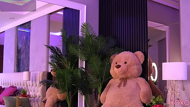 SashaFerrera online show from 10/23/25, 06:39