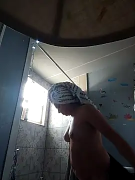 Snapshot of ShysluutGia chatting on 11/05/25, 07:03 ShysluutGia online show from 11/05/25, 07:03