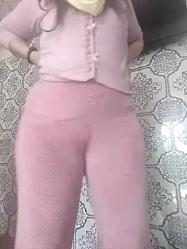 Snapshot of nouhaty chatting on 02/25/25, 01:17 nouhaty online show from 02/25/25, 01:17