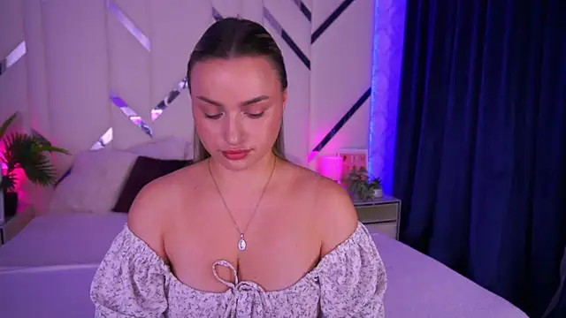 LindsieGreyy online show from 10/09/25, 07:06