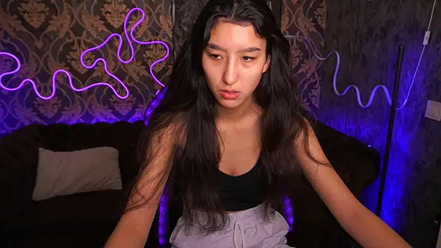 CharmMocco online show from 02/11/25, 07:23