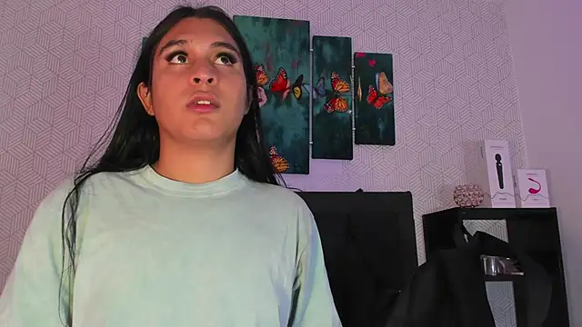 Snapshot of Selena_fox7 chatting on 10/19/25, 04:02 Selena fox7 online show from 10/19/25, 04:02