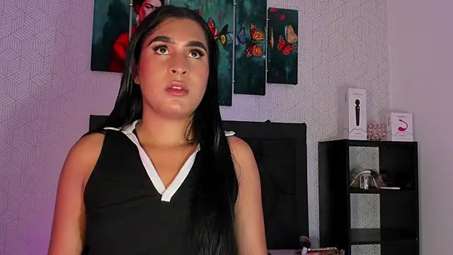 Snapshot of Selena_fox7 chatting on 10/28/25, 04:16 Selena fox7 online show from 10/28/25, 04:16