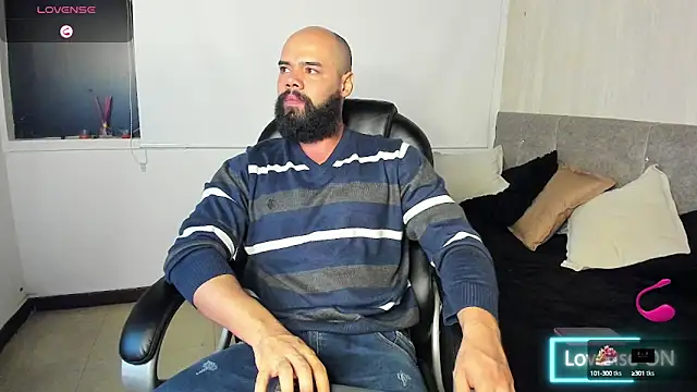 Snapshot of Luke_Diaz7 chatting on 10/10/25, 05:39 Luke Diaz7 online show from 10/10/25, 05:39