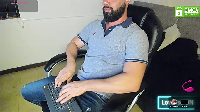 Snapshot of Luke_Diaz7 chatting on 11/07/25, 11:27 Luke Diaz7 online show from 11/07/25, 11:27