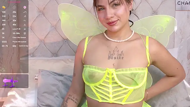 Snapshot of Mia_Neilld chatting on 10/26/25, 03:45 Mia Neilld online show from 10/26/25, 03:45