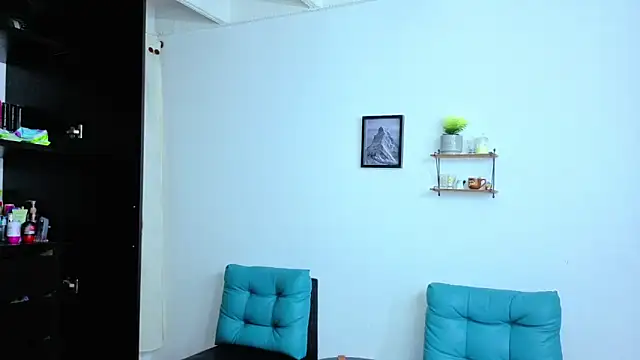 Snapshot of atenea_02_love chatting on 11/19/25, 10:54 atenea 02 love online show from 11/19/25, 10:54