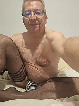 Snapshot of mann4u147 chatting on 09/30/25, 10:26 mann4u147 online show from 09/30/25, 10:26