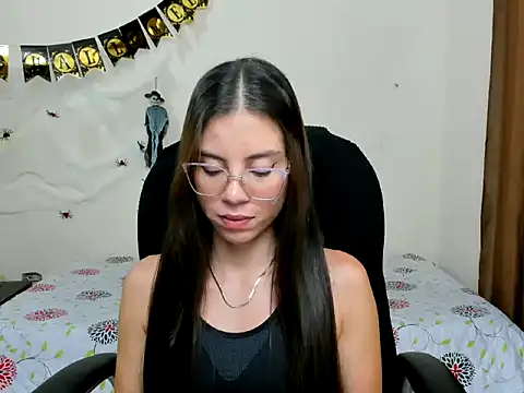 veronicamiller22 online show from 10/21/25, 02:12