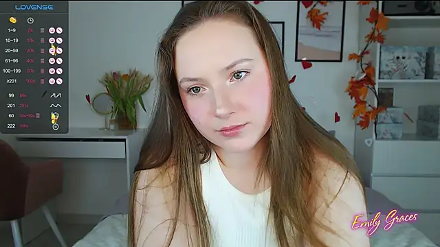 Snapshot of EmilyxxGraces chatting on 03/13/25, 02:27 EmilyxxGraces online show from 03/13/25, 02:27