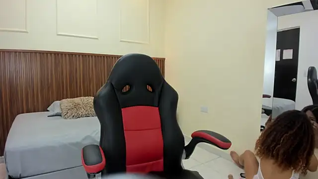 MELINAMARTINS online show from 10/02/25, 07:32