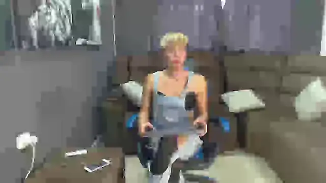 Snapshot of mchissexx chatting on 09/25/25, 03:05 mchissexx online show from 09/25/25, 03:05