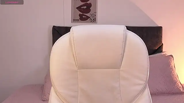 sara sharma  online show from 09/25/25, 02:21