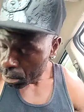 Snapshot of birdg chatting on 09/21/25, 10:22 birdg online show from 09/21/25, 10:22