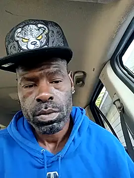 Snapshot of birdg chatting on 09/22/25, 01:57 birdg online show from 09/22/25, 01:57