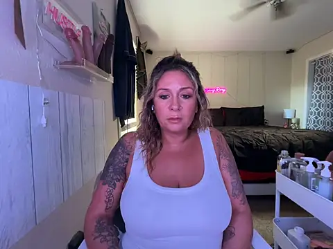 bossyroxy84 online show from 09/27/25, 06:13