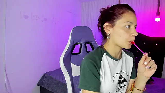 nicky angel1 online show from 11/10/25, 07:02