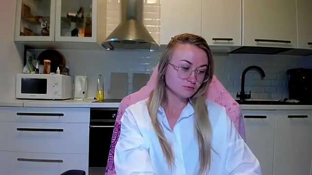 your Goddess Eva online show from 10/04/25, 05:49