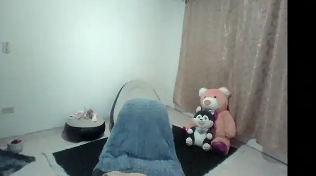 Snapshot of Hanna_latinaa chatting on 03/07/25, 12:04 Hanna latinaa online show from 03/07/25, 12:04