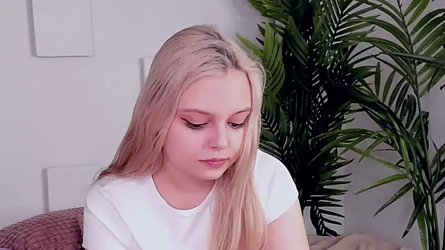 CLAIRE VOGT online show from 03/05/25, 05:08