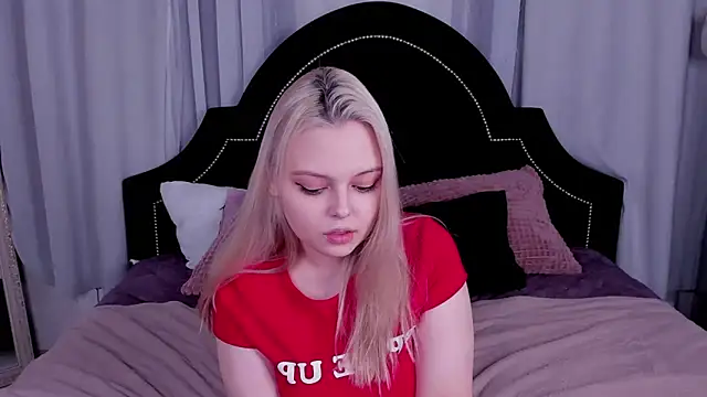 CLAIRE VOGT online show from 03/07/25, 12:23