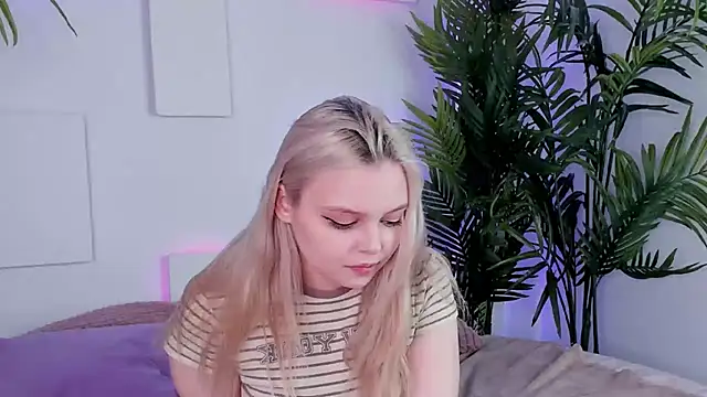 CLAIRE VOGT online show from 03/10/25, 08:59