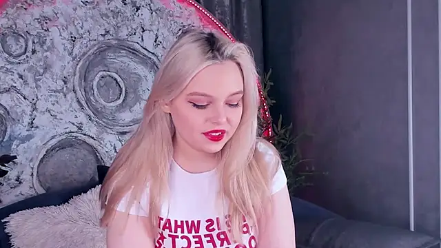 CLAIRE VOGT online show from 03/11/25, 06:00